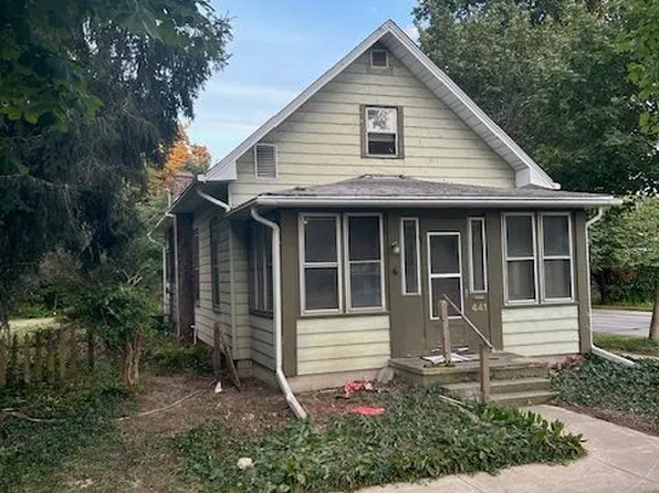 441 S 4th St, Chesterton, IN 46304