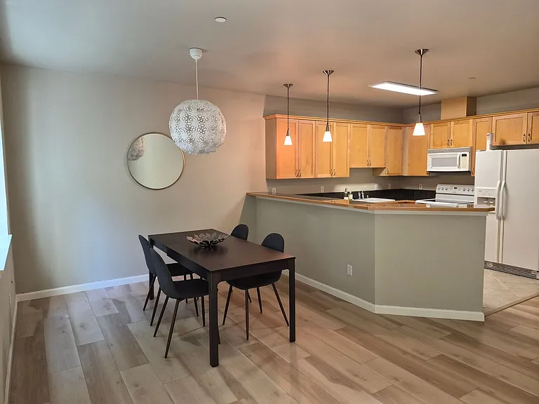 15000 Juanita Dr NE #302 — Photo 6