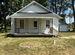 55550 Mayflower Rd, South Bend, IN 46628