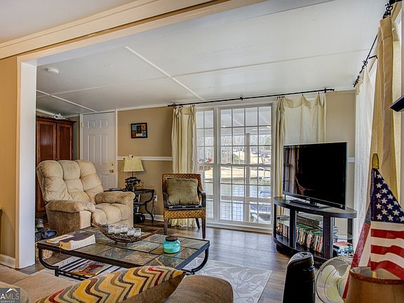 5th image of 141 Andrea Cir