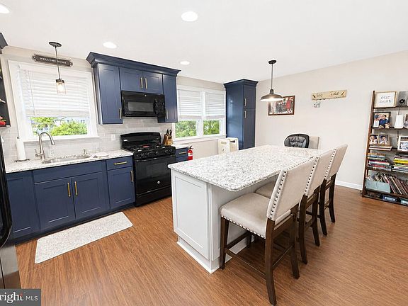 3rd image of 523 Greenwood Ave
