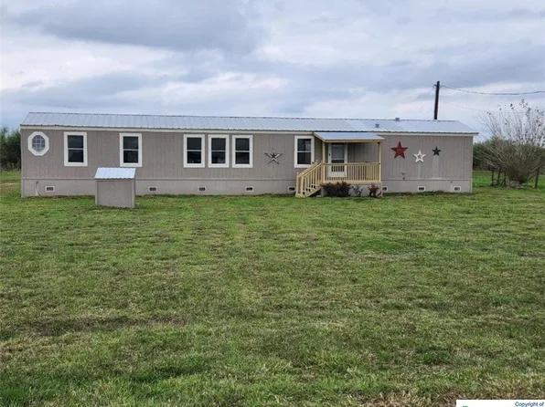 950 Crouch Rd, Victoria, TX 77905