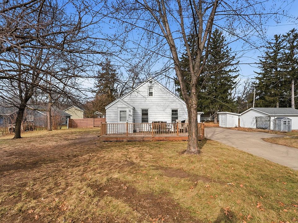 1st image of 205 3rd Ave N