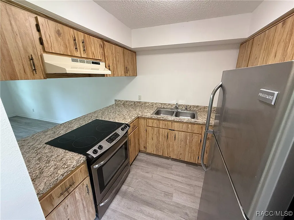 Building Photo - 412 Tompkins St #4