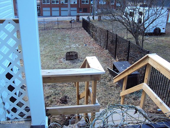 5th image of 64 E Main St