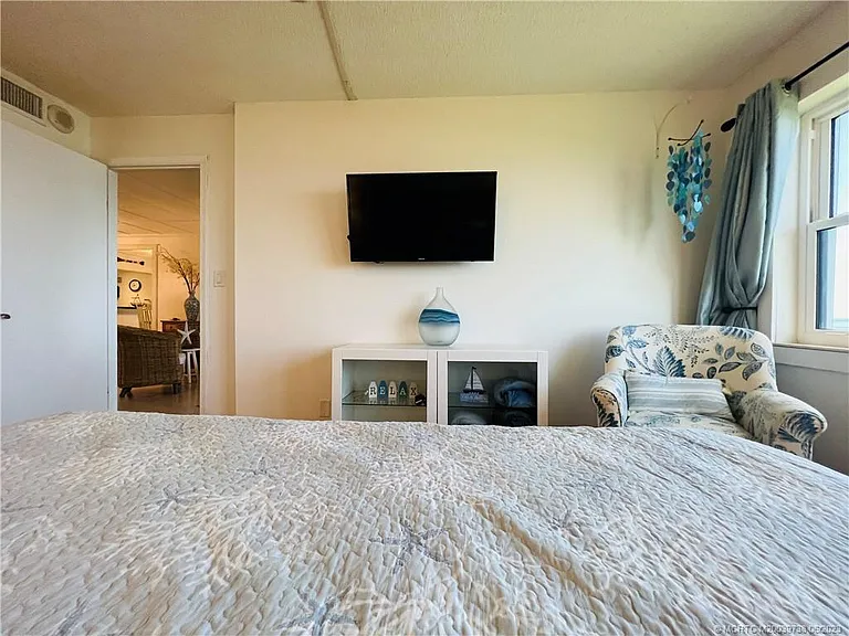 9490 S Ocean Dr #213 — Photo 36