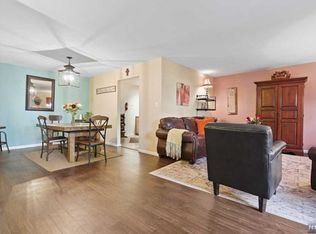 9 Colgate Dr #621, Newark, NJ 07103