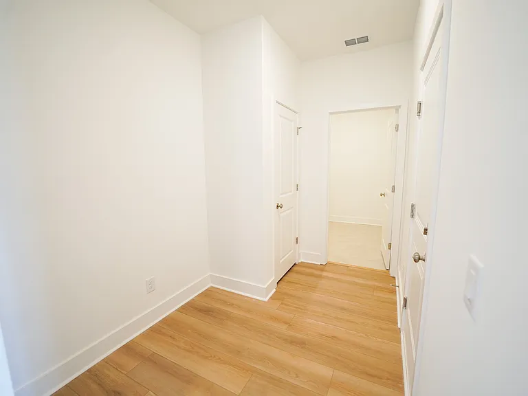 128 Kingswood Cir — Photo 10