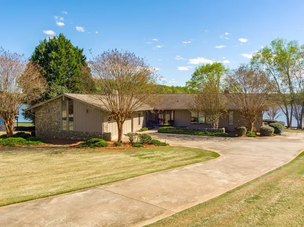 231 Pointe Rd, Inman, SC 29349