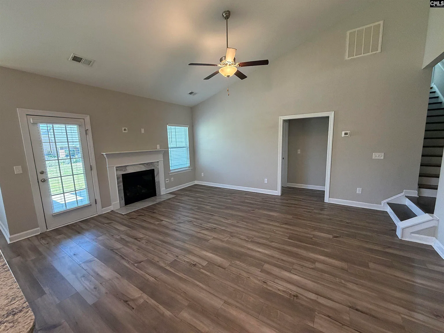 3 bed, 2105 sqft, $2,750 — Photo 4