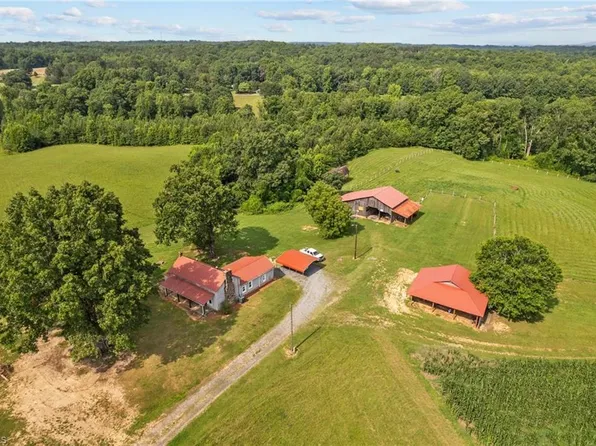 326 Tobacco Rd, Madison, NC 27025
