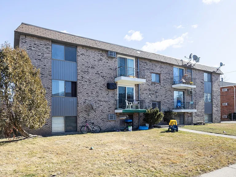 Mead Meadows Apartments — Photo 14