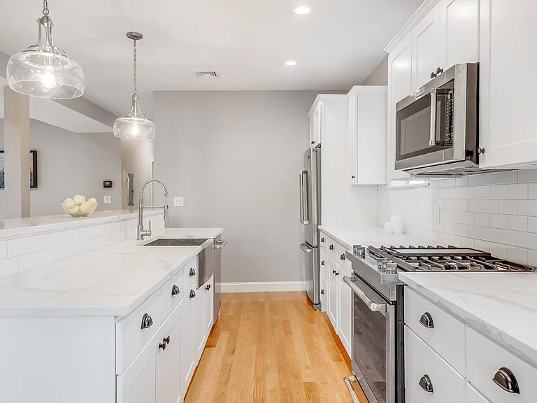 6 Greenleaf Ave #2 — Photo 8