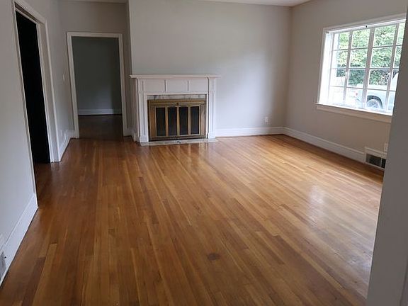 4th image of 7 Eastridge Ct SW