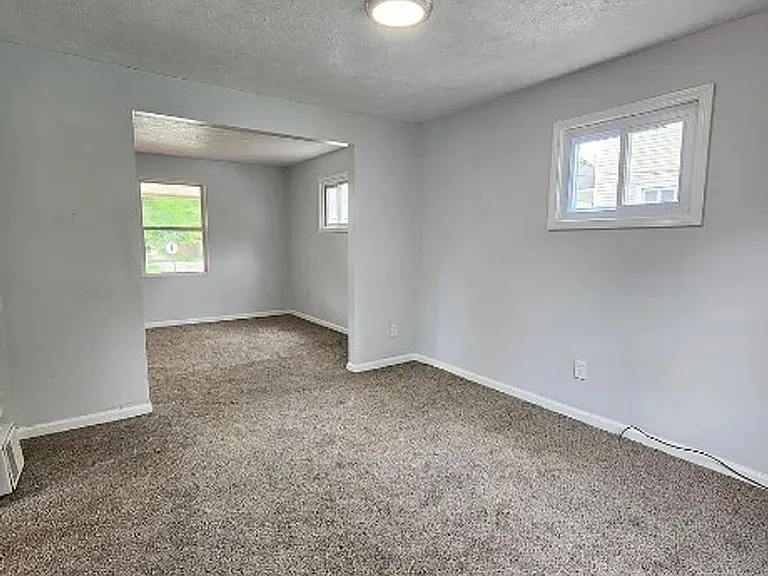 10422 Dove Ave — Photo 6