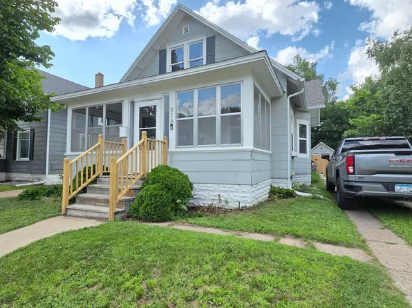 918 W 9th St, Winona, MN 55987