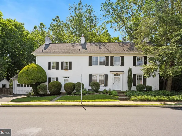 301 E Moreland Rd, Willow Grove, PA 19090