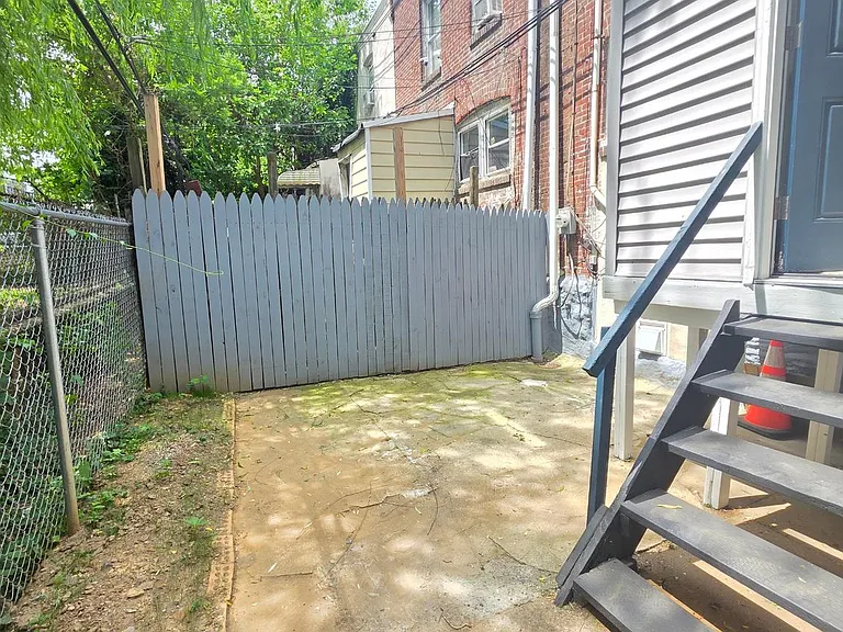 1108 E Stafford St — Photo 32