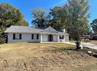 102 Hickory St, Flora, MS 39071