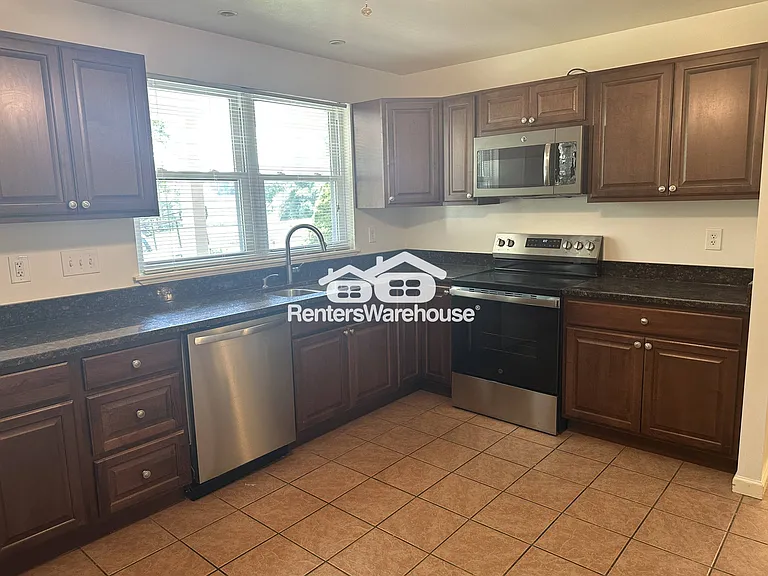 17825 Falls Rd — Photo 10