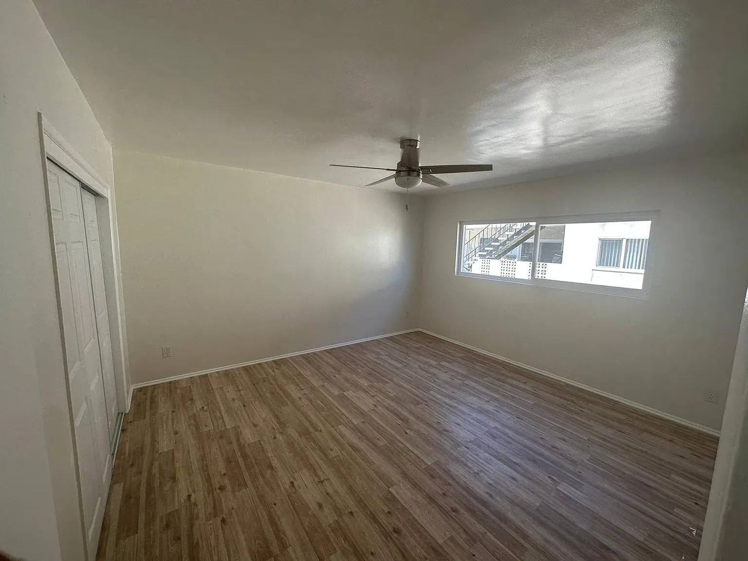 11423 Menlo Ave — Photo 3