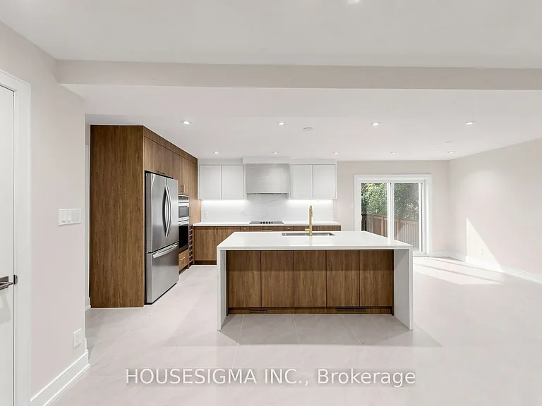 126 Woodward Ave — Photo 6