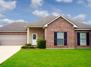 219 Oak Hill Ln, Youngsville, LA 70592