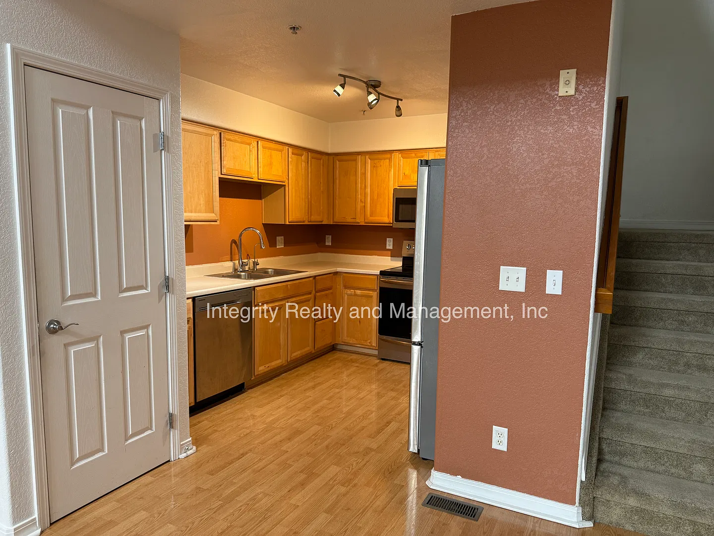 3 Bed/2 Bath, 2192 sqft - 23501 E Alamo Pl Unit C Aurora, CO 80016 — Photo 3