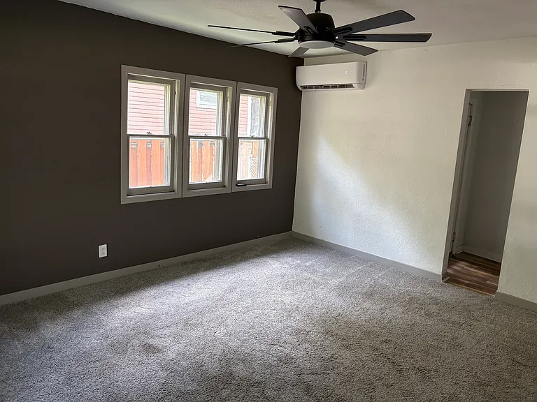 628 S Mulberry St — Photo 2