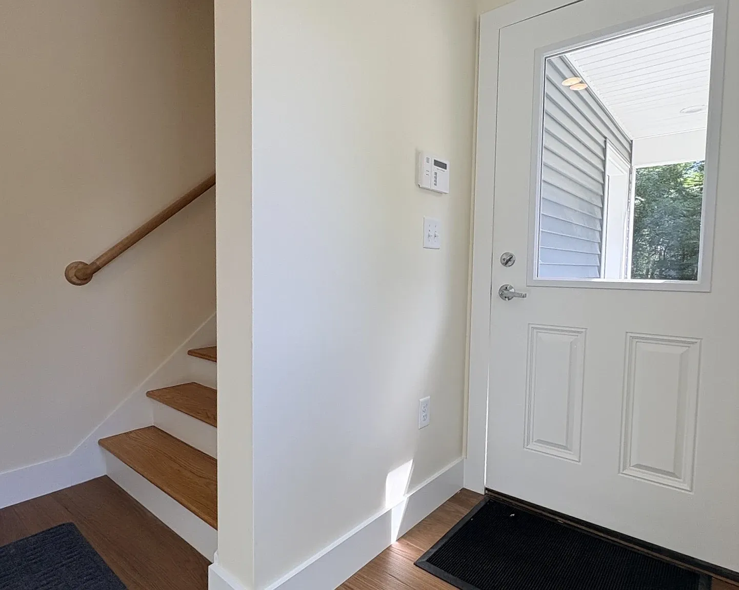 4 bed, 1.5 bath, 1358 sqft, $4,500 — Photo 3