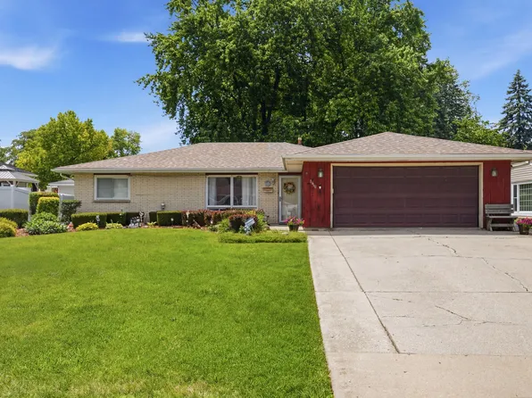 1410 Austin Ave, Aurora, IL 60505