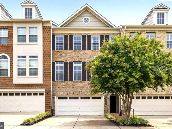 8007 Turtle Creek Cir, Gainesville, VA 20155