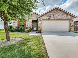 369 Magma Dr, Fort Worth, TX 76131