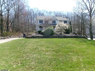 144 Notch Rd, Oak Ridge, NJ 07438