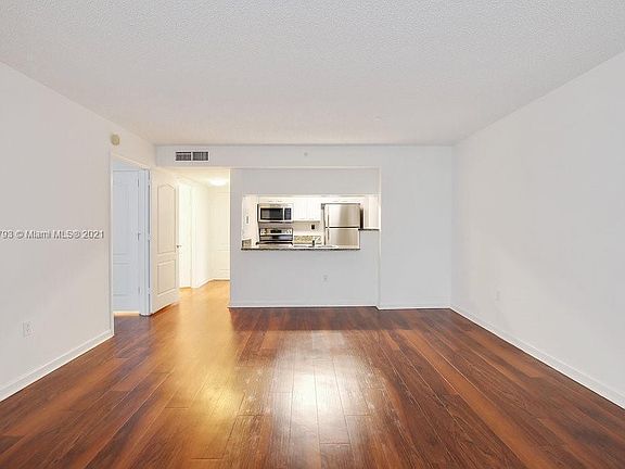 5th image of 1751 N Bayshore Dr #17N