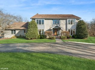 27379 N Thorntree Rd, Mundelein, IL 60060