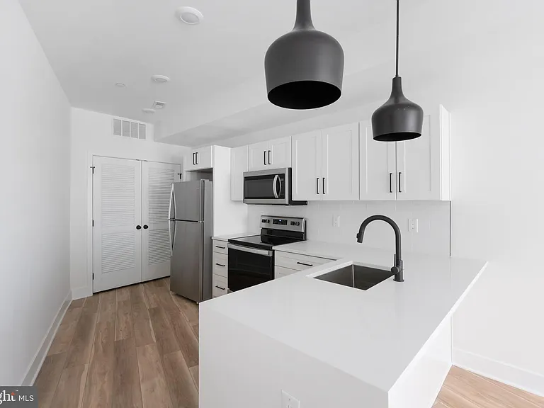 1255 N 23rd St #1 — Photo 32