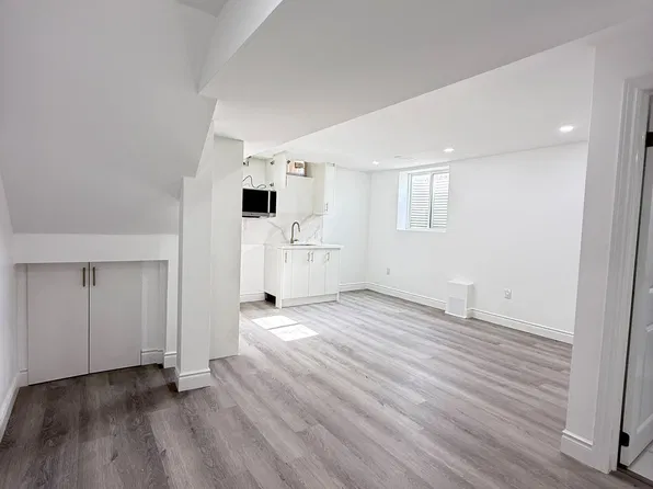 42 Whistler St #Basement, Hamilton, ON L0R 1P0