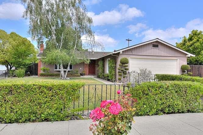 1st image of 1935 Laurinda Dr