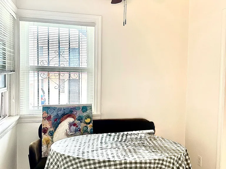 1108 Waterloo St #2 — Photo 8