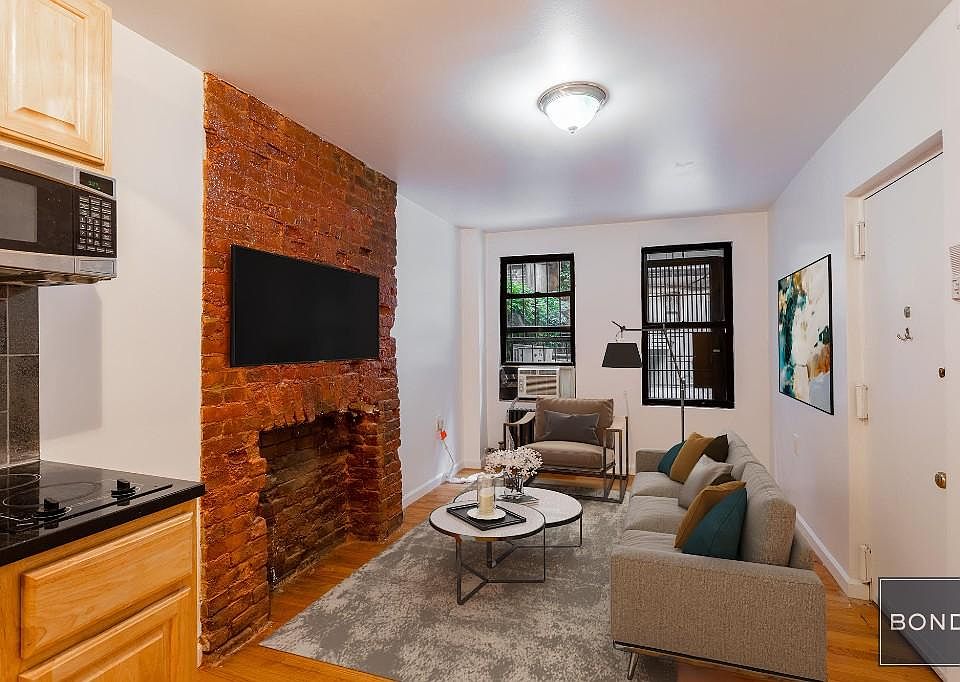 1st image of 149 1st Ave APT 1R