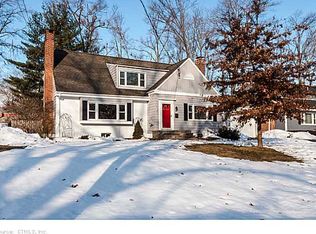 35 Miamis Rd, West Hartford, CT 06117