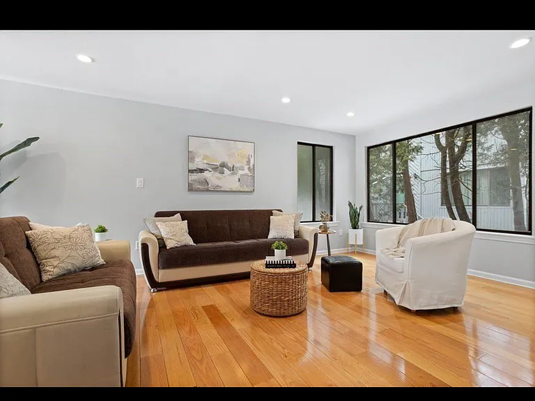 113 Brigham St #4D — Photo 2