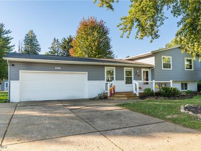 8176 Staten Cir NW, North Canton, OH, 44720