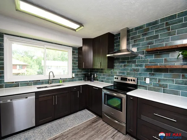 835 W Godfrey Dr, Lincoln, NE 68521