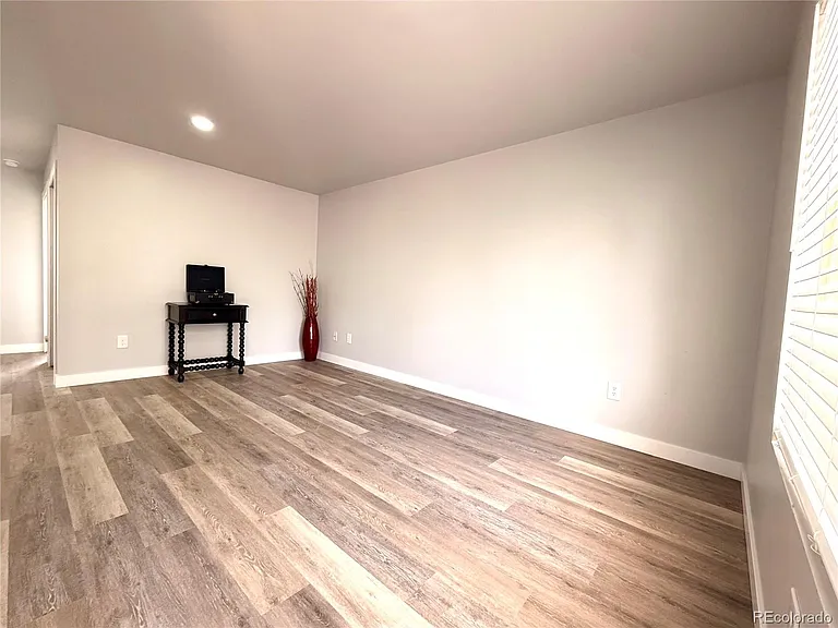 531 S Angus Ave #11 — Photo 9