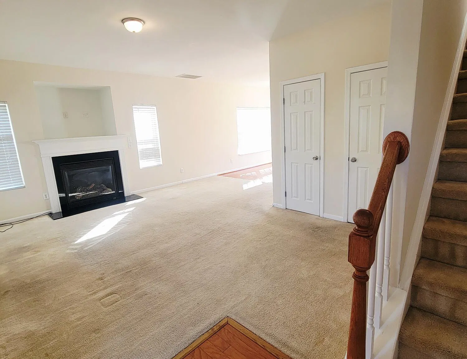 3 bed, 2.5 bath, 1320 sqft, $1,650 — Photo 2