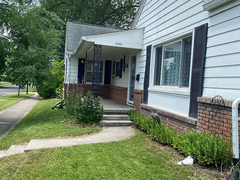 4330 S Wayne Ave — Photo 22