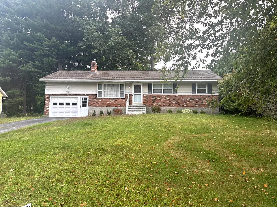 4 Limerick Ln