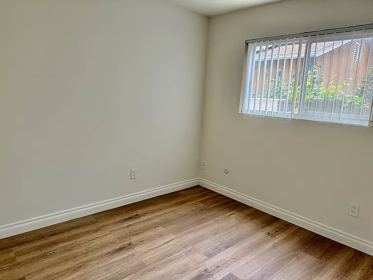 260 Lloyd St #2 — Photo 9